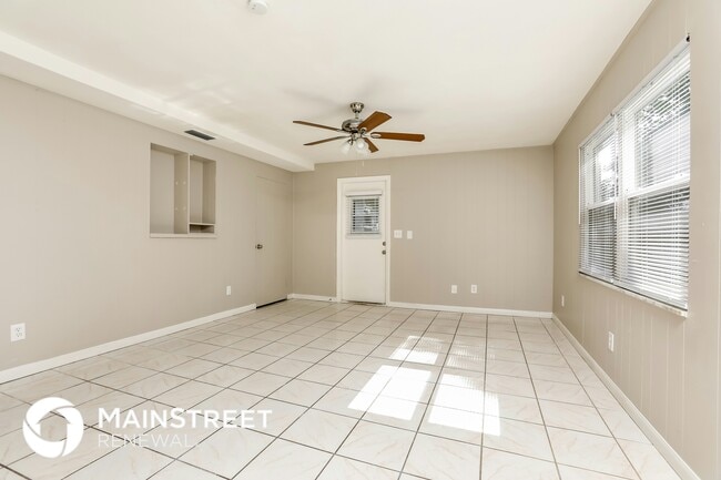 Photo - 2495 Barbarossa Ave