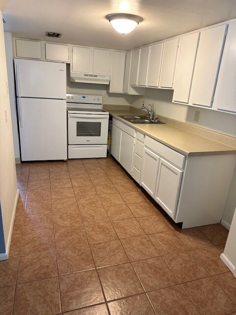 Kitchen - 940 Avenue F
