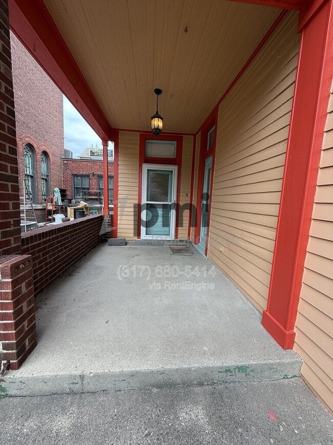 Photo - 233 N East St