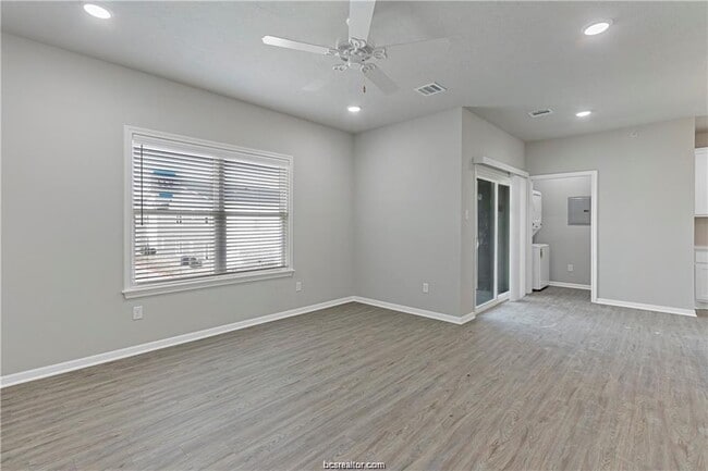 Photo - 1326 Prairie Dr