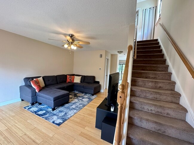 Photo - 15 Crest St Unit B13