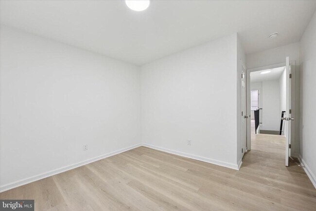 Photo - 227 Berkley St