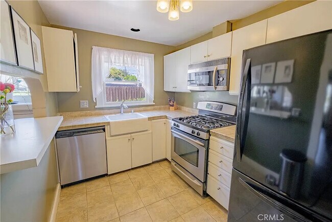 Photo - 1112 E Whiting Ave