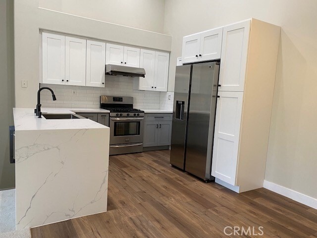 Photo - 2003 Ladrillo Aisle