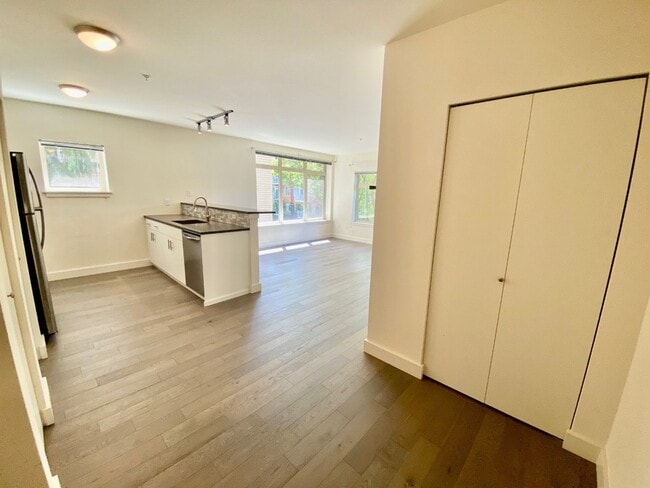 Photo - 1bd/1ba Seattle Condo Unit 221