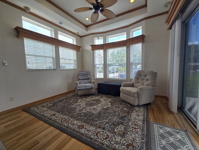 1377 Mainsail Ln