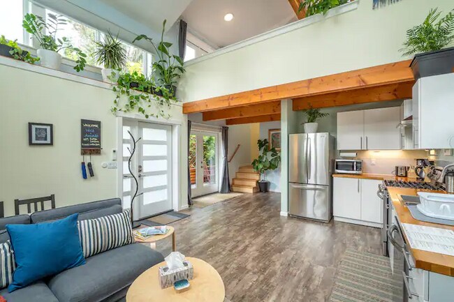 Photo - 755 NE Buffalo St