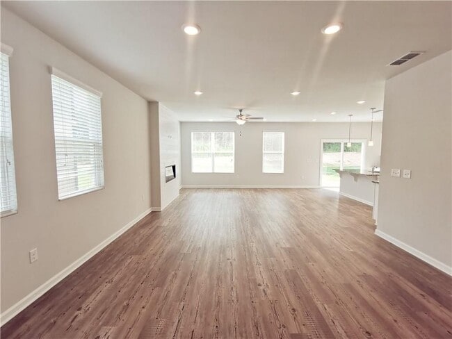 Photo - 154 Green Love Ln