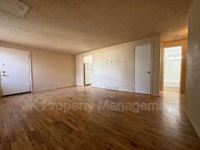 Photo - 520 21st Ave NE