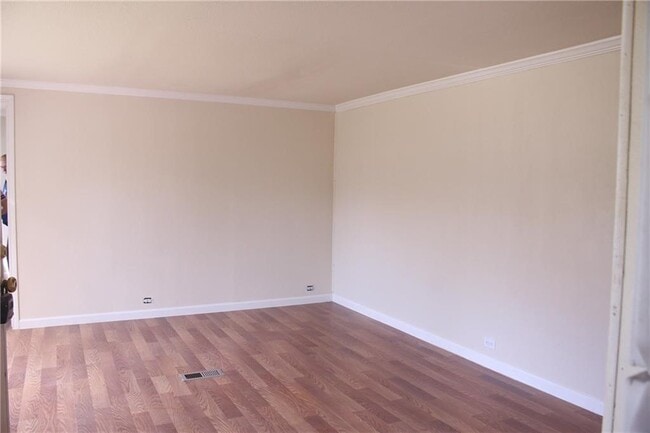 Photo - 2001 Alex Ave