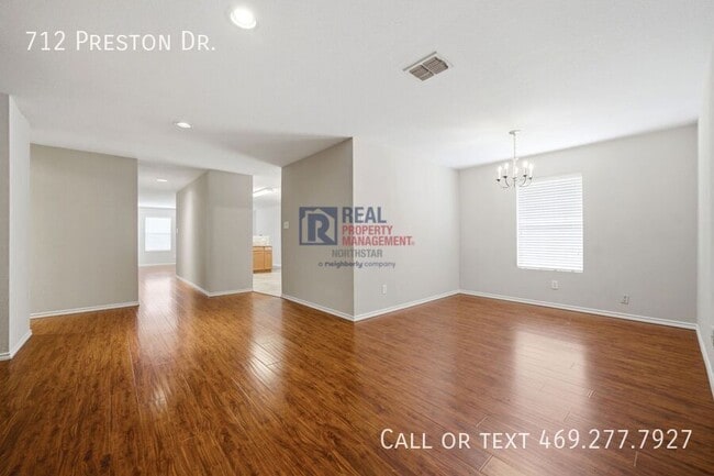 Photo - 712 Preston Dr