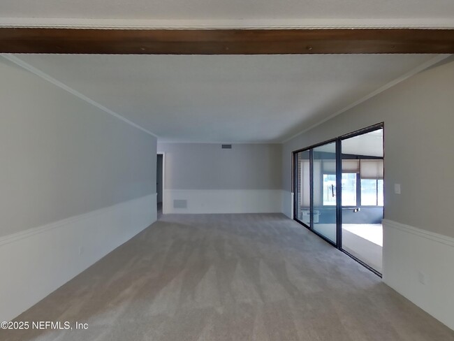 Photo - 8588 Lamanto Ave N