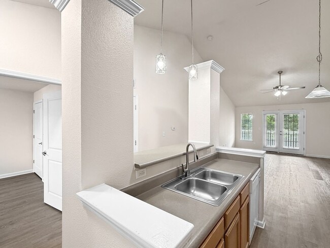 Building Photo - 705 Beachfront Dr