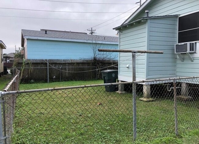 Building Photo - 2016 57th St