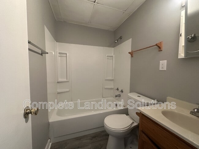Photo - 1358 Chestnut St