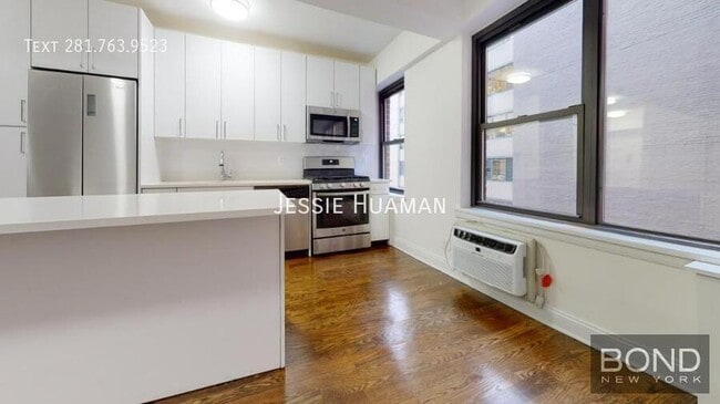 Photo - 157 W 57th St Unidad 10GH