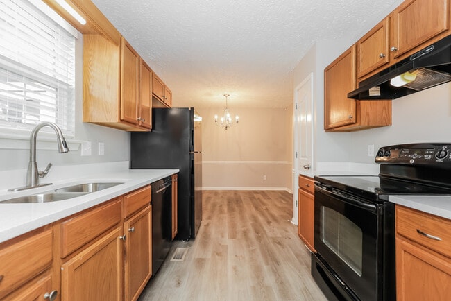 Photo - 5608 Jernigan Ln