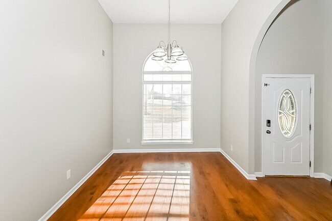 Photo - 5333 Doe Ln