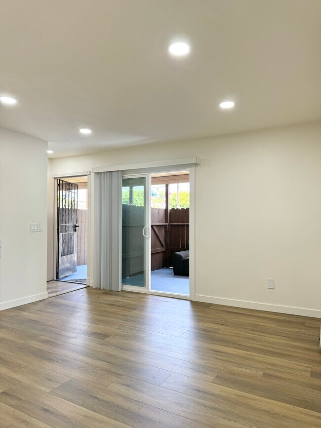 Photo - 440 W Orangewood Ave Unidad A