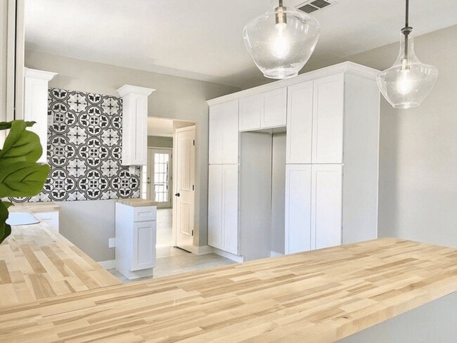 Photo - 6716 Jefferson Blvd