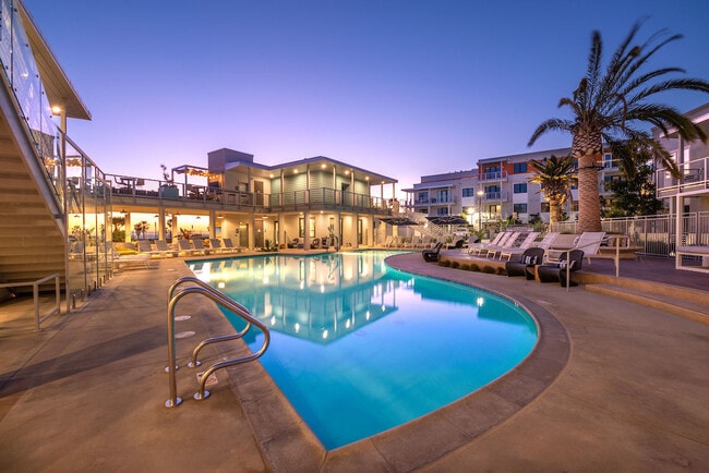 Coastline Ventura apartments — community photo
