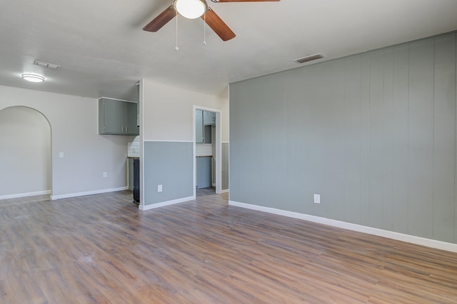 Photo - 2203 E 29th St