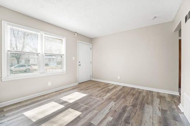 Photo - 7227 Orchard Ave