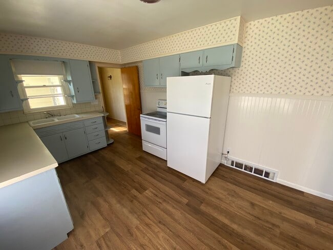 Kitchen - 2920 E Ave Unidad #2