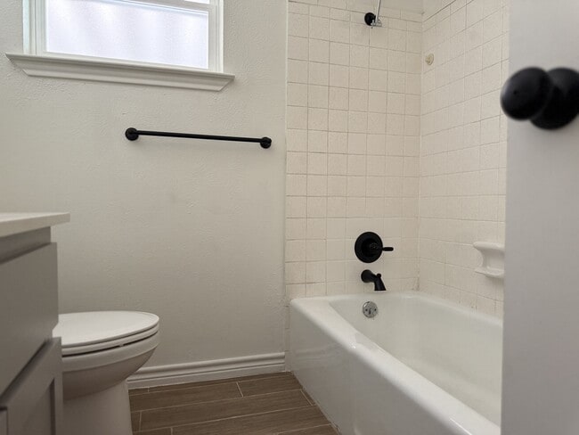 Photo - 2303 Debra Cir