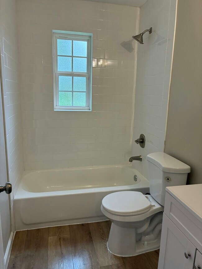 Photo - 86 W Dempster Ave