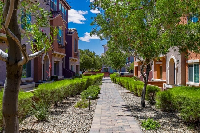Photo - Beautiful 3 Bedroom Townhome With Stunning Mountain Views