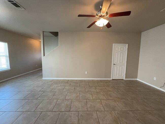 Photo - 704 E College St