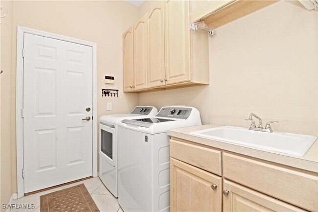 Photo - 1901 Winding Oaks Way