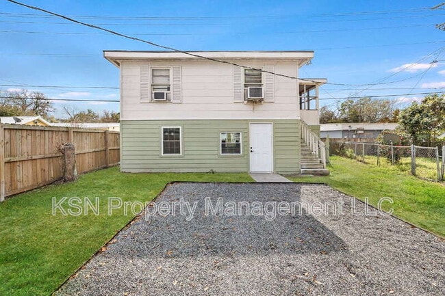 Photo - 2015 E 58th St Unit Duplex Dn