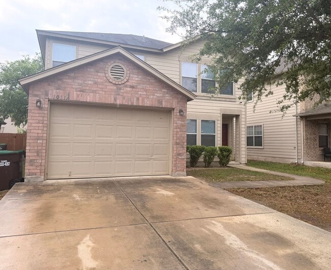 Photo - Lovely 3 Bedroom 2.5 Bath with easy access to shopping, schools, I-1604, I-410, Hwy 151, SeaWorld...