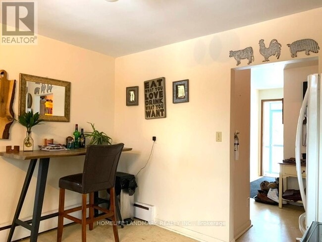 Photo - 860 Francis Rd