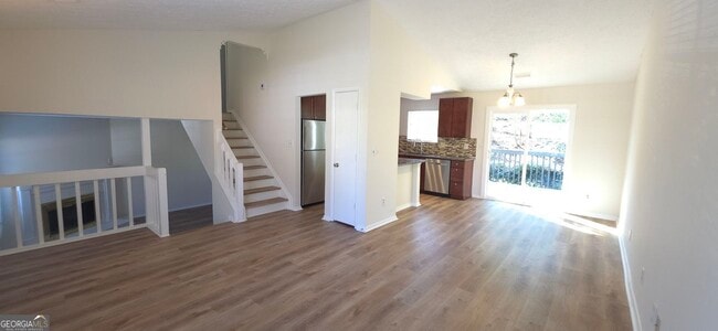 Photo - 330 Knoll Ridge Ct