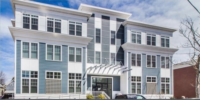 Building Photo - 353 Summer St Unit 104