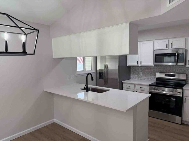 Photo - 208 Cottonwood Ct