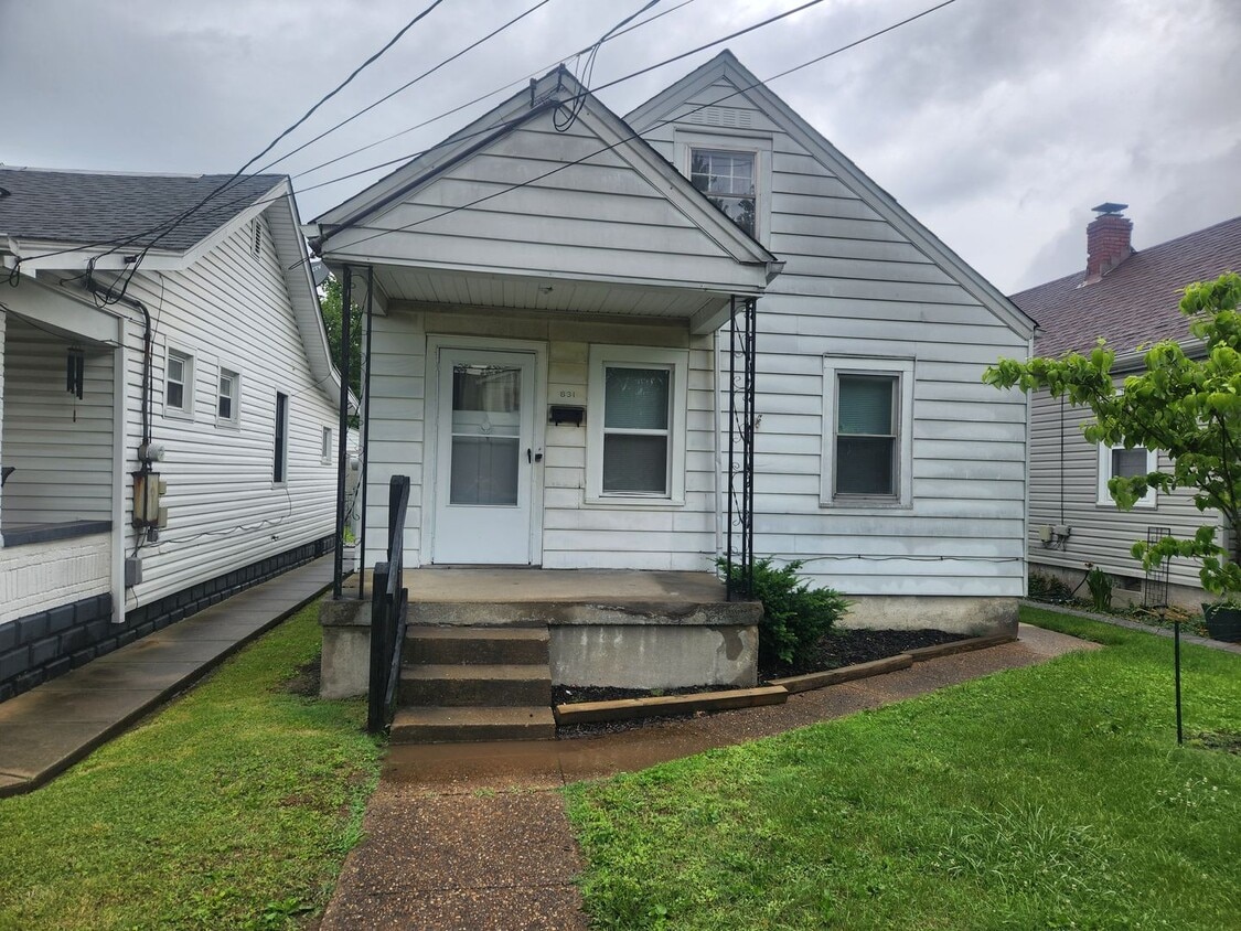 Charming 2 bedroom 1 bath home with recent... - Charming 2 bedroom 1 bath home with recent...