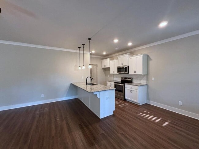 Photo - 173 Russell Way