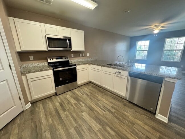 Photo - 201 N Sanford Ave