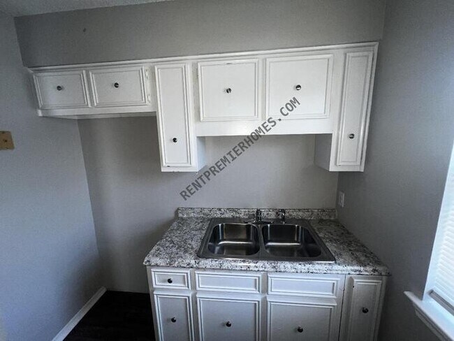 Photo - 39 Compass Point St