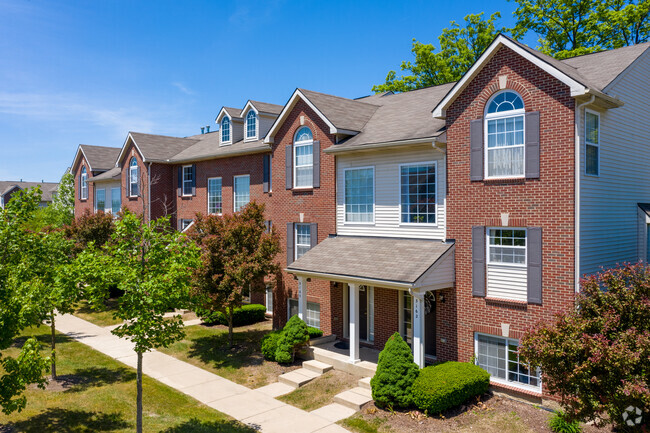 Blue Heron Pointe - Blue Heron Pointe Townhomes