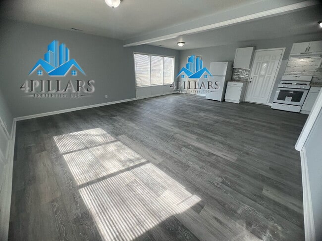 Photo - "Beautiful 3-Bedroom Home with Ample Storage in Hammond, IN!"