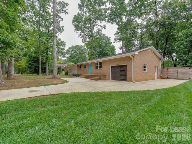 Photo - 5646 Oak Dr