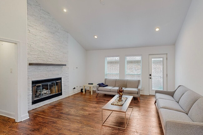 4017 La Costa Ct