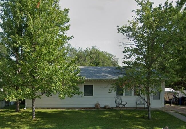 Building Photo - 134 Montana St