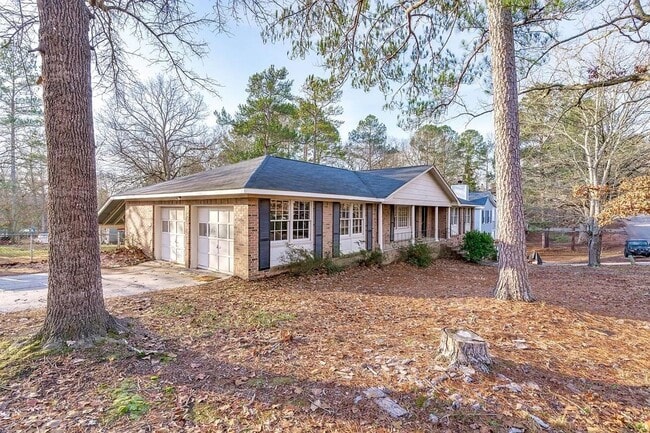 Photo - Charming 3 bedroom, 2 bathroom home located in Irmo, SC