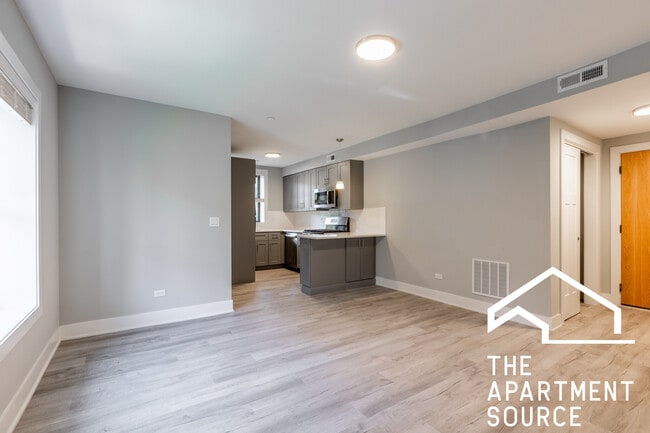 Photo - 1135 Oak Ave Unit E2